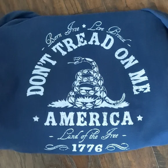 Nine line size M hooded sweatshirt - Picture 4 of 5